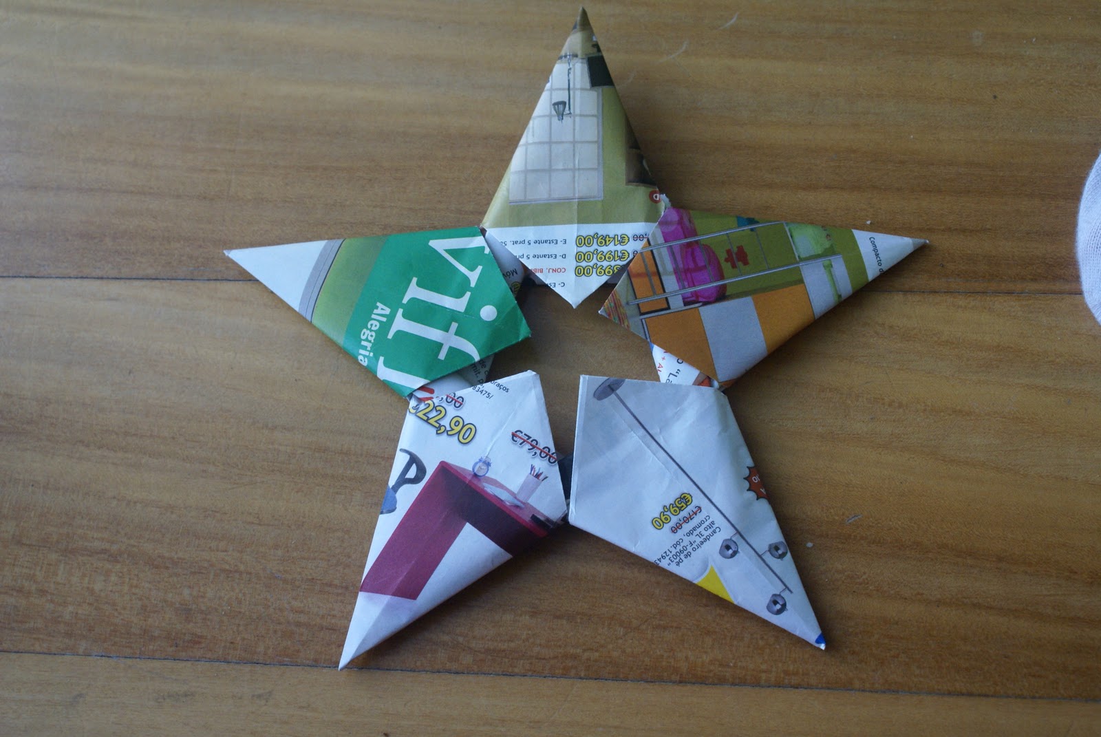 Mentes Irrequietas: Estrela de Natal Origami- PAP
