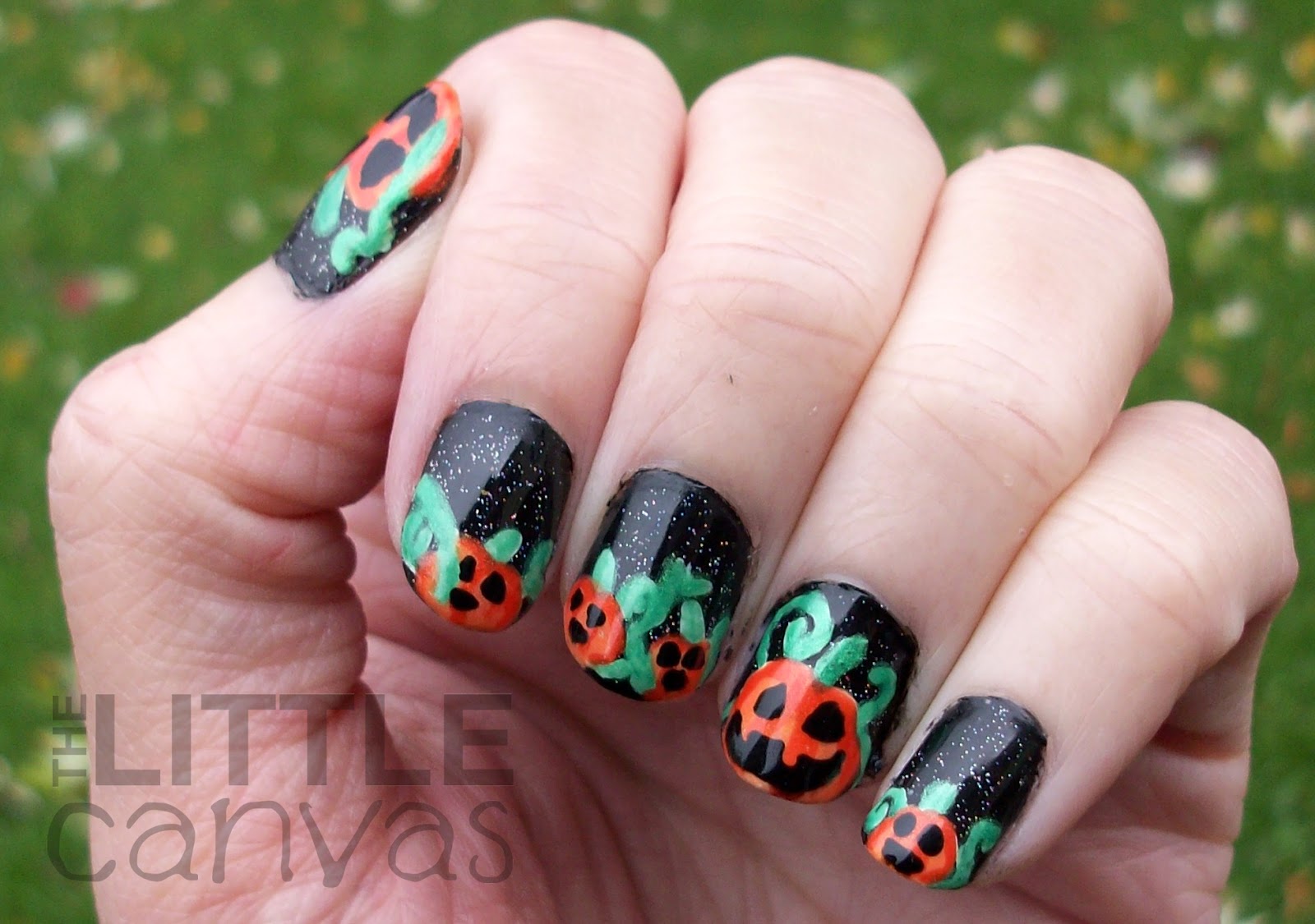 Quick and Easy Pumpkin Nail Art - wide 7