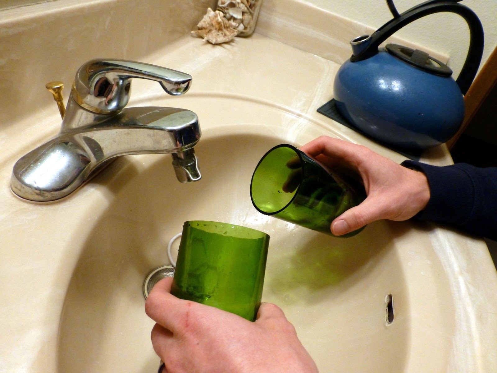 Cobra Innovations: Wine Bottle Hydroponic Planter Tutorial