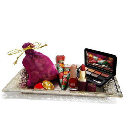 karva chauth gift hampers