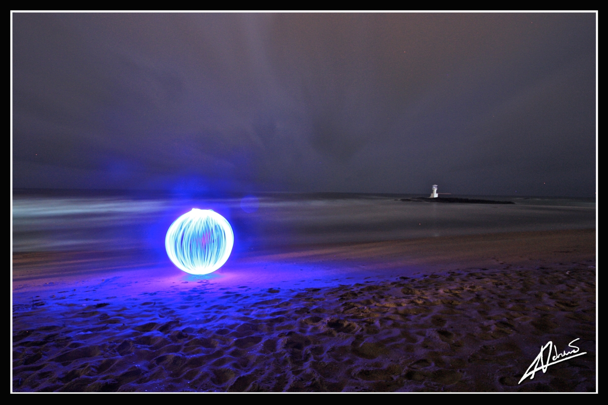 Ball of light! Adriano's photo & pixel addiction