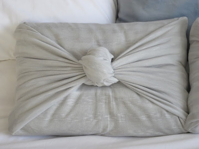 how to make a no-sew pillow
