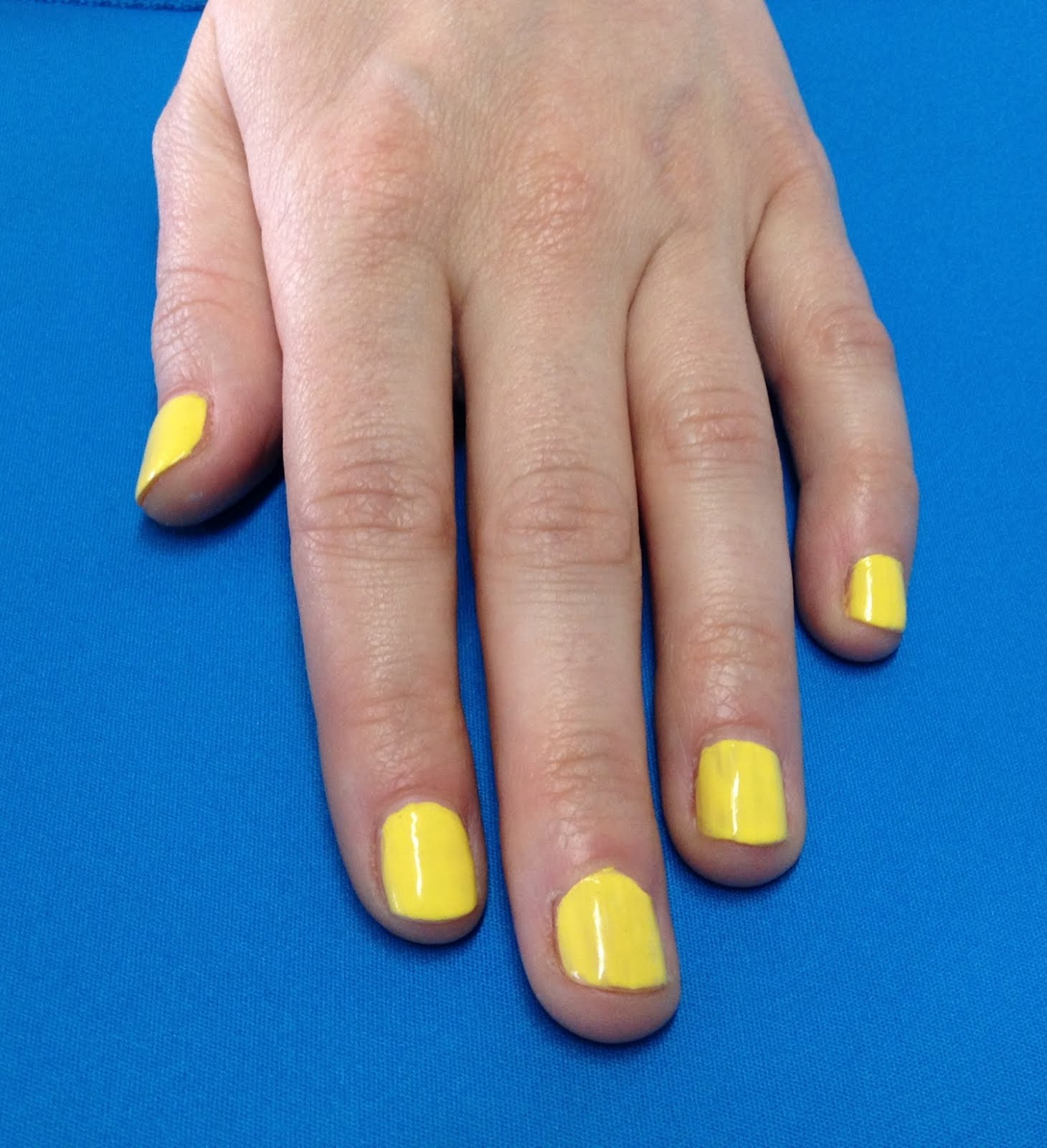 The Beauty of Life: My Friend's Mani of the Week: Sally Hansen Mellow Yellow