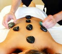 Hot Stone Massage. Masaje con Piedras Calientes