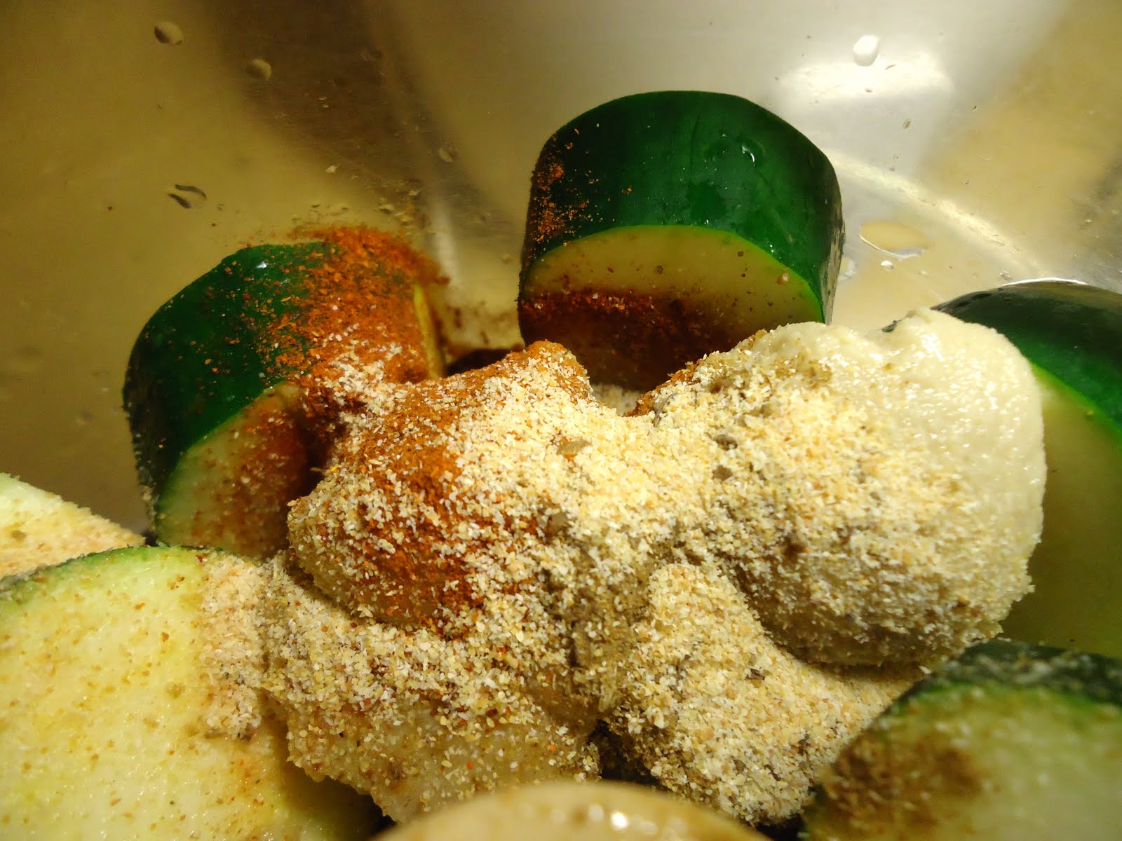 Get Skinny, Go Vegan. Raw Vegan Zucchini Hummus from "Raw Food Made