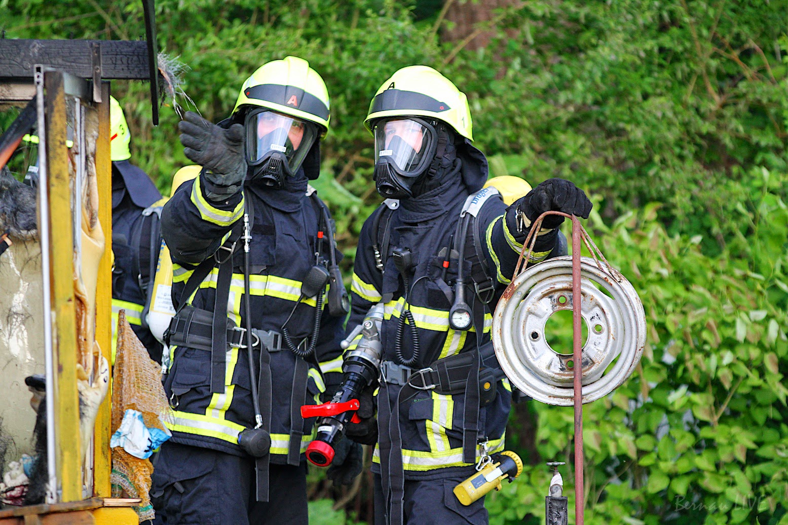 Bernau: Grosseinsatz der Feuerwehr - Bungalow Brand... 80 Bernau LIVE - Dein Stadtmagazin für Bernau bei Berlin