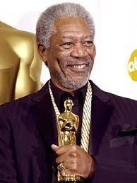Morgan Freeman recogiendo un Oscar Morgan Freeman recogiendo un Oscar