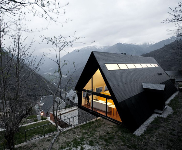 Extraordinary House Design with Extraordinary Views of Pyrenees