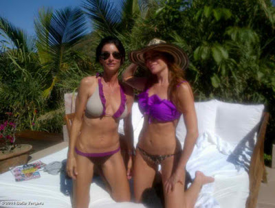 Sofia Vergara Tweets photo of herself in bikini