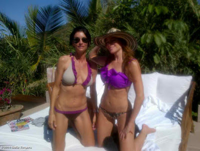 sofia-vergara-bikini Sofia Vergara Tweets photo of herself in bikini