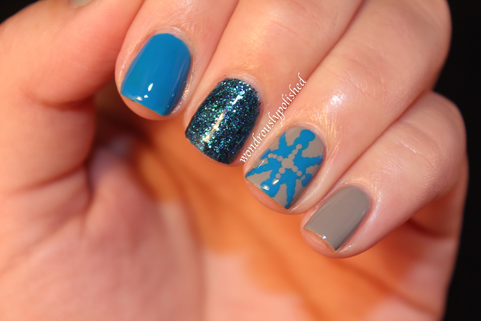 blue nail design for prom