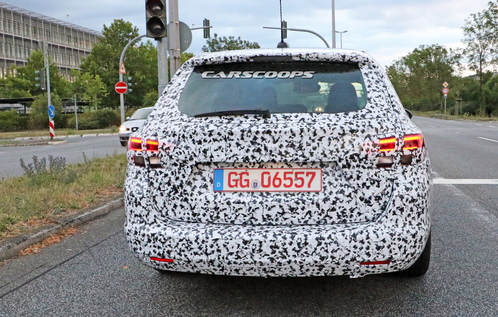 New-Opel-Astra-ST-7.jpg