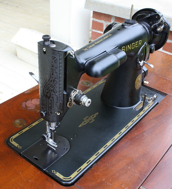 Singer 2012 Sewing Machine