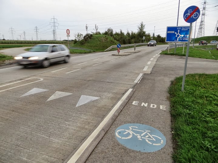 CROWize Vienna Sharks Teeth.