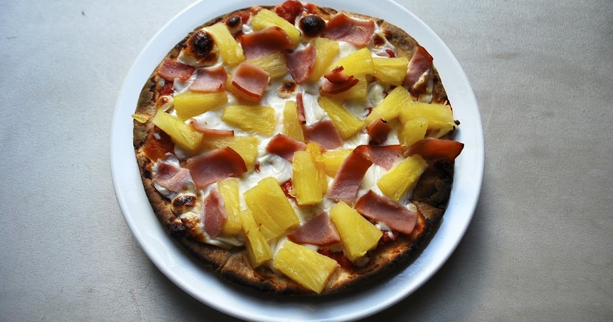 The Hungry Lightweight Hawaiian Pita Pizza