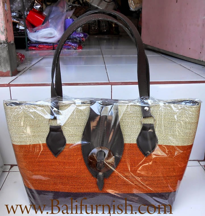 Straw Handbags from Bali Indonesia Bali Crafts Home Decors Wood