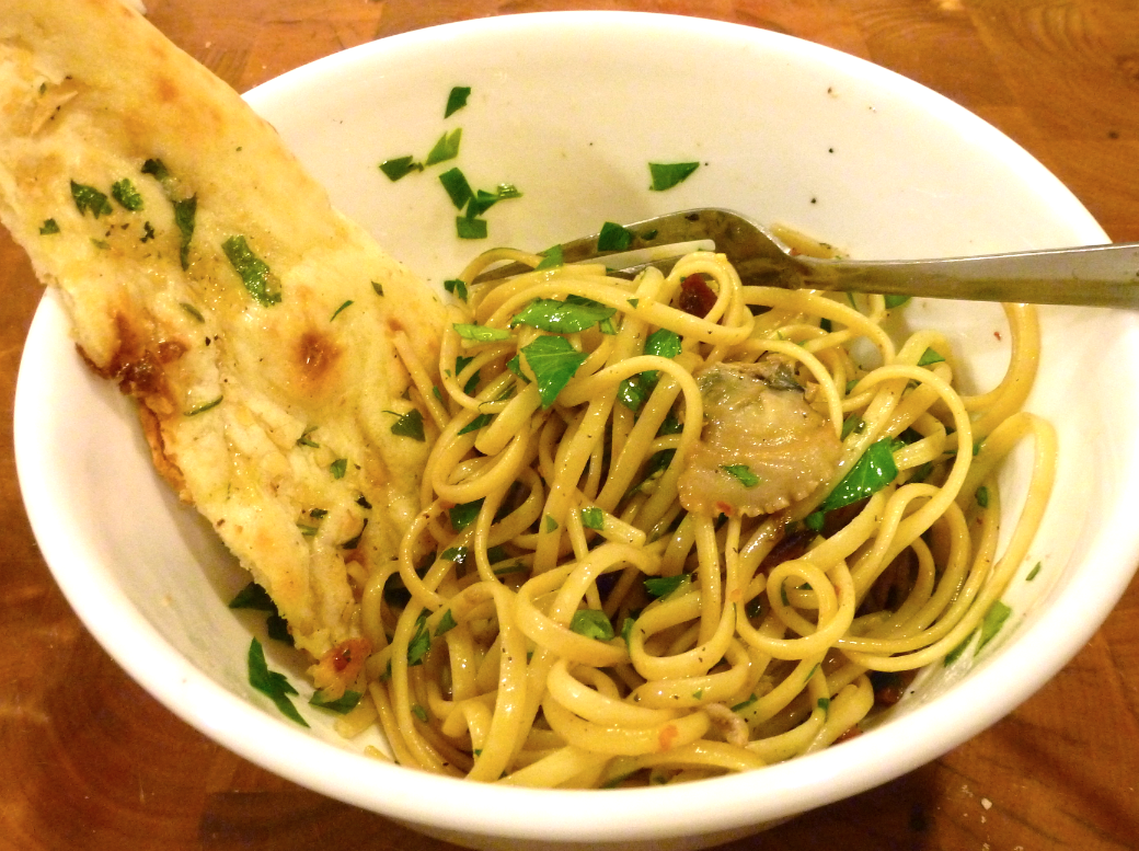 Joanna Linguini w/ Clams in Buttery Garlic White Sauce