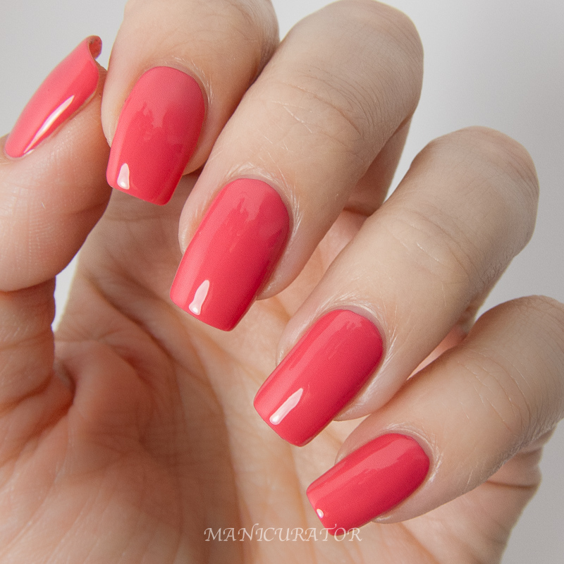 KBShimmer-Early-Summer-2014-Let's-Not-Coral-Creme-Colorblock-Nail-Art