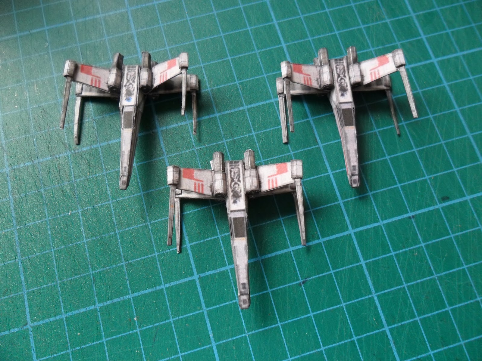 Gibbering Madness Papercraft XWings....