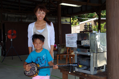 沖縄家族旅行　おすすめ体験/観光　サトウキビ刈り　黒糖