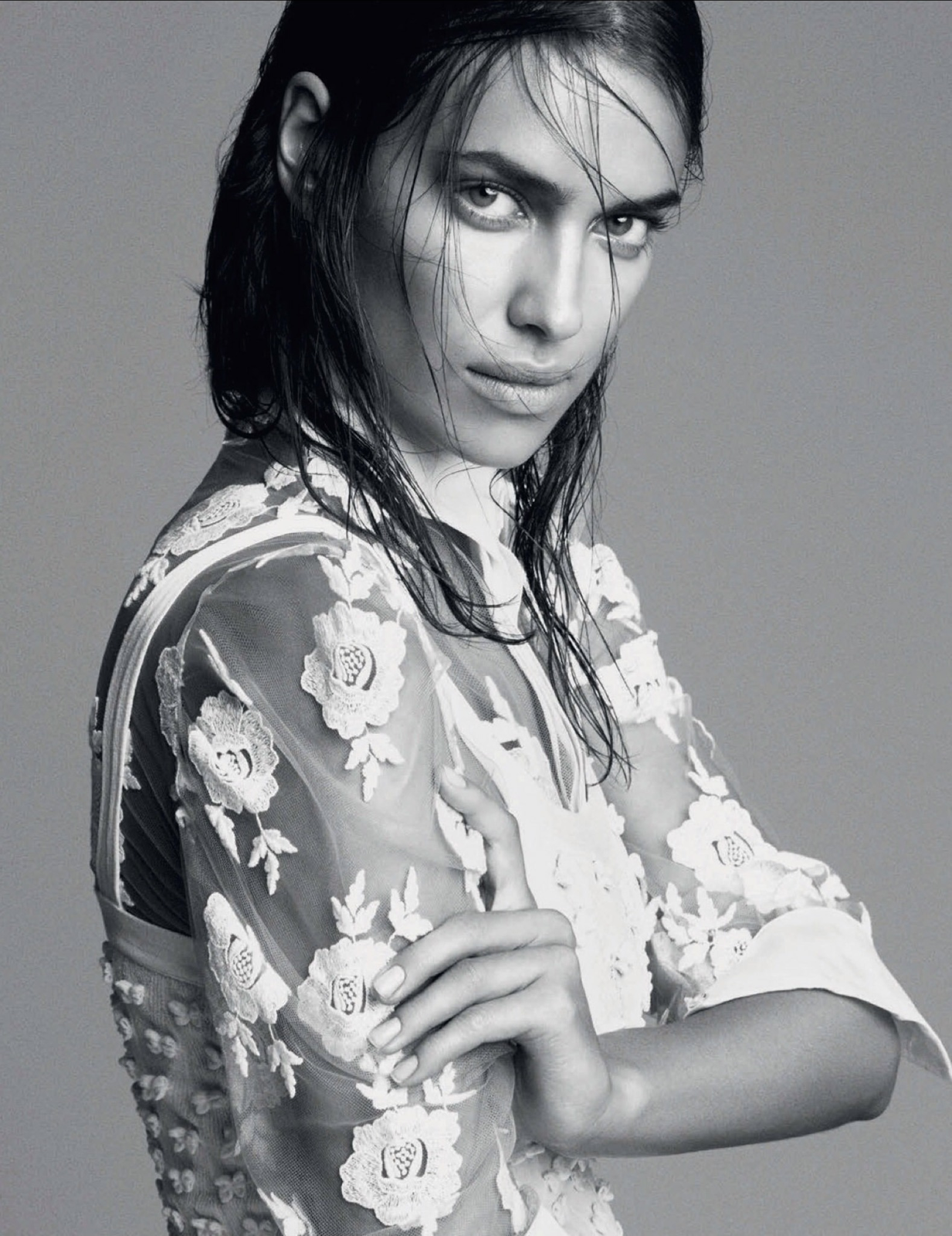 una visión etérea: irina shayk by david roemer for vogue mexico january