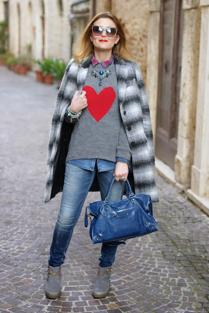 Zara checked coat, heart sweater, Ruco Line Ariel boots, Fashion and Cookies, fashion blogger