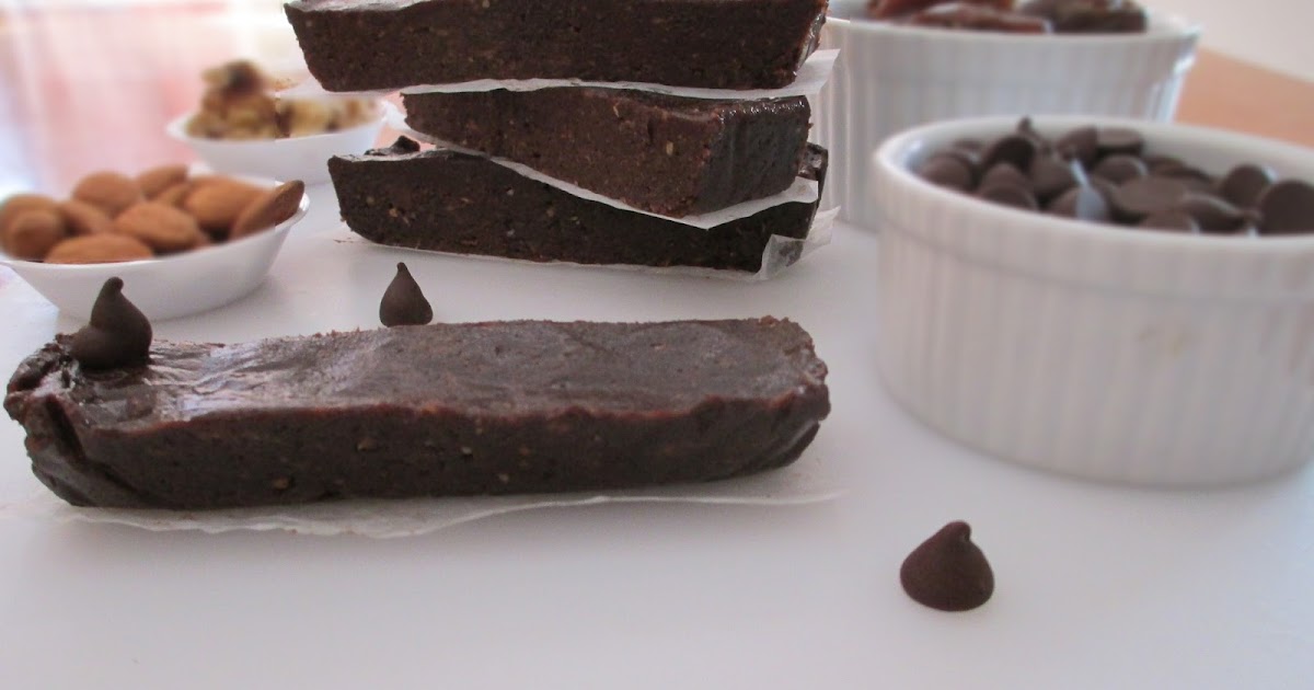 Dates and Chocolate Chips Bar Spill the Spices