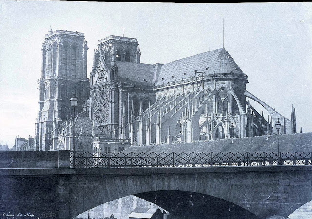 Amazing Historical Photo of Notre Dame Paris in 1850 