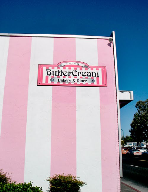 MidCentury Living The Butter Cream Bakery