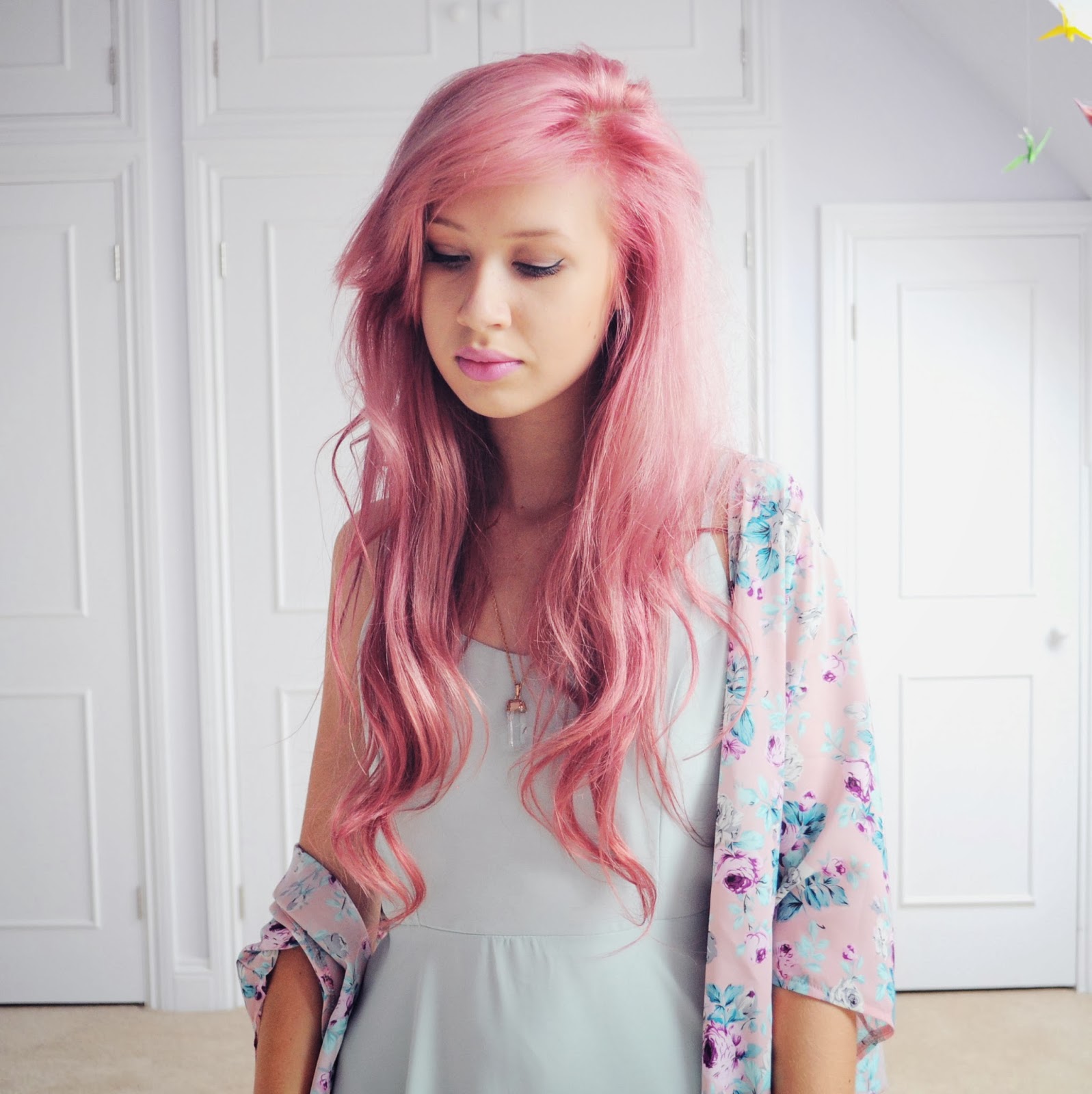 TOOTHPASTE KISSES Amy Valentine