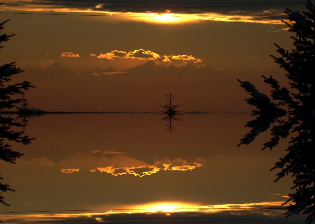 Фотоколлаж. Закат, вечерние горы и небо в столице Ингушетии - Магасе