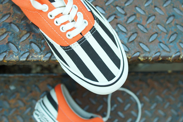 Vans-Vault-OG-Era-LX-Black-Stripe-Mandarine-Orange-beautifull-vans-slipon