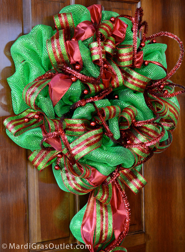 Join Now and Get 10% Off Your First Purchase! Mitchell Wreath Rings are recognized world-wide as simply the best wire wreath forms available. Specialized manufacturing processes assure our metal wire wreath rings will maintain their shape and securely hold foliage to the frame even as foliage begins to dry out.