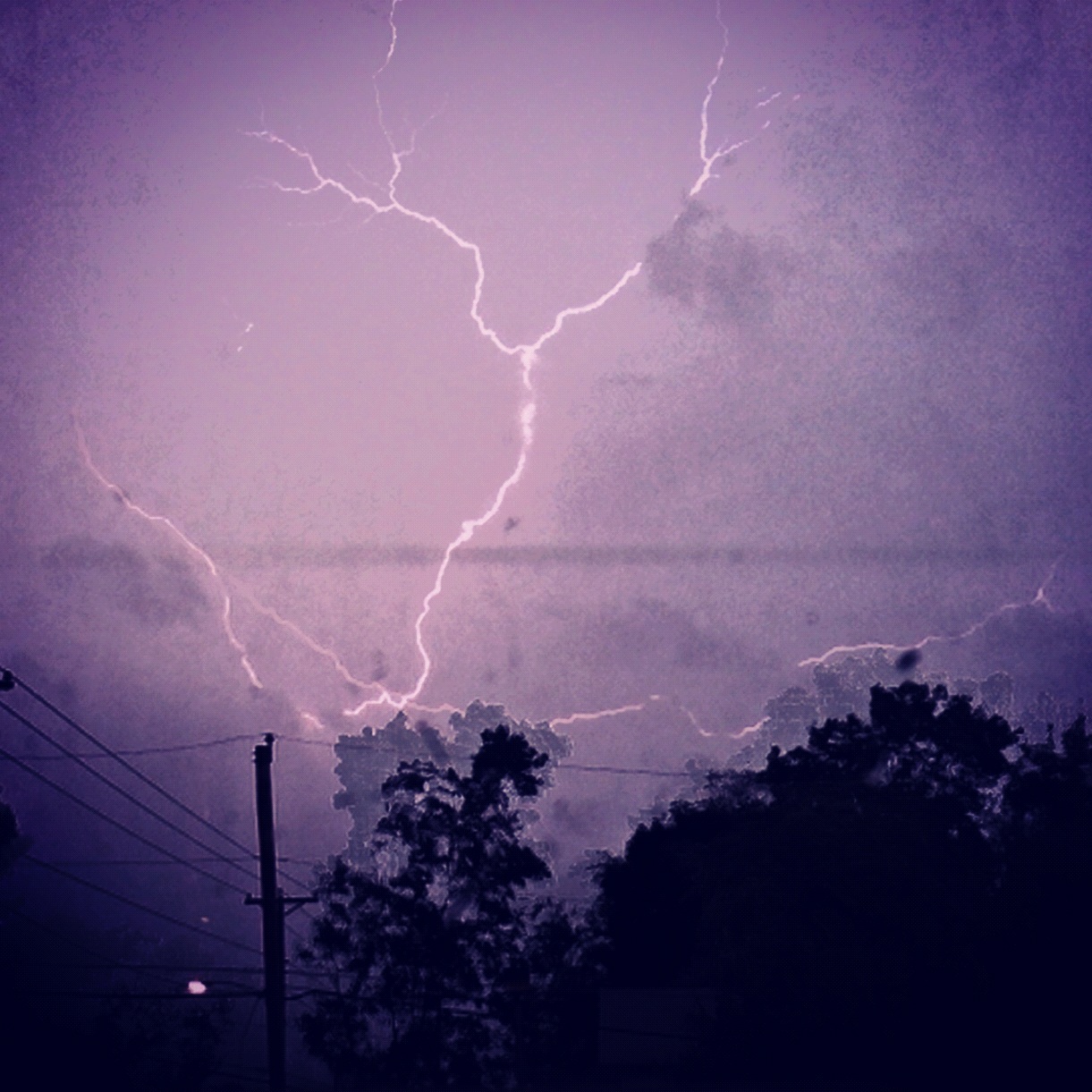 Lightning photo taken with iPhone [Stellar Neophyte Astronomy Blog]