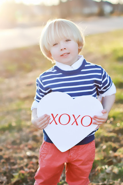 How To Make Your Own Conversation Heart Photo Props