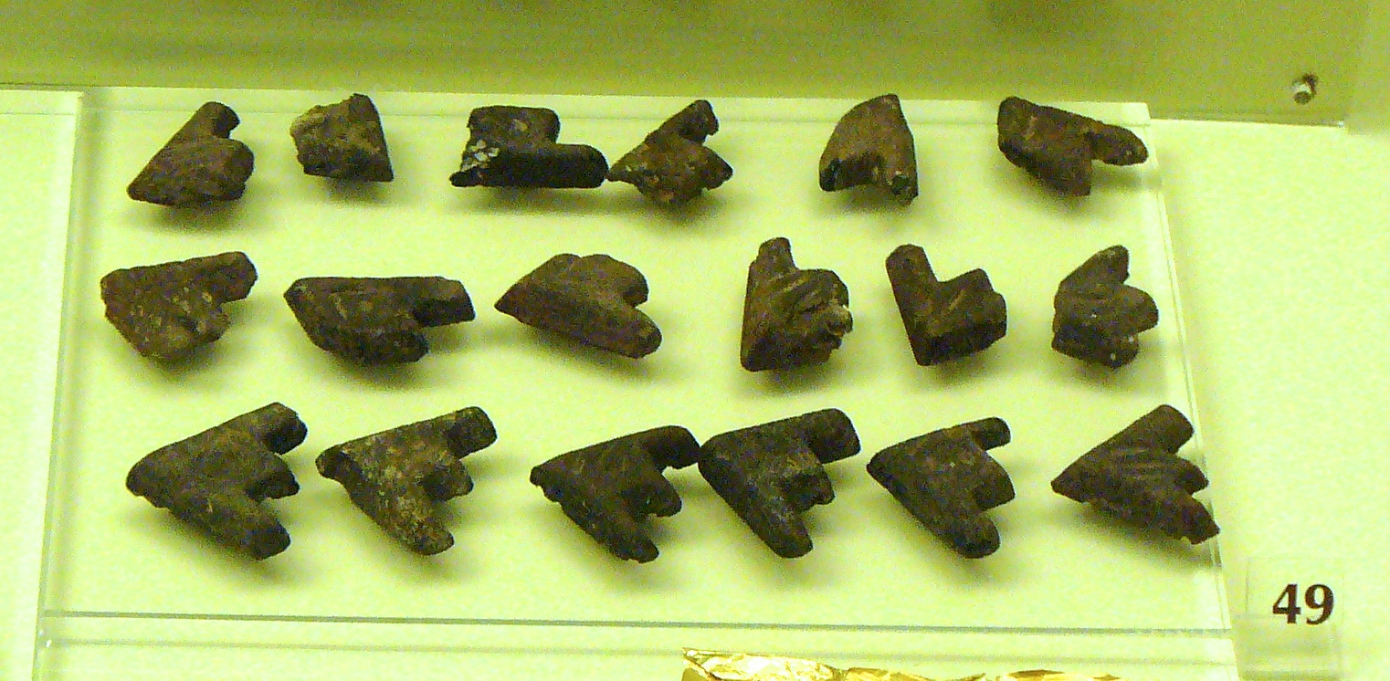 MYCENAEAN  FAIENCE / CLAY ARROWHEADS - Part 1