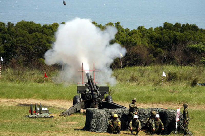 http://1.bp.blogspot.com/-uKEPbekbWuI/TfYuxw8kGmI/AAAAAAAABps/8C2Kqsv0924/s1600/Taiwanese+army+artillery+shooting+training+%25283%2529.jpg