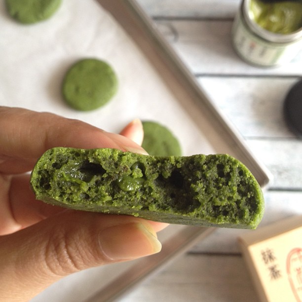 [ENG] Soft Matcha (Green Tea) Cookies with Matcha Chocochips Filling