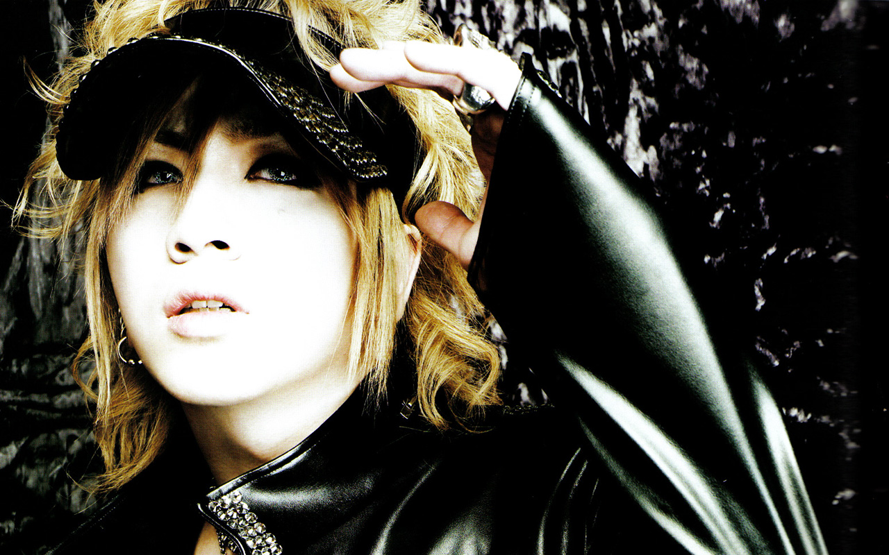 Inglourious Basterds Official Trailer #1 - Brad Pitt Movie