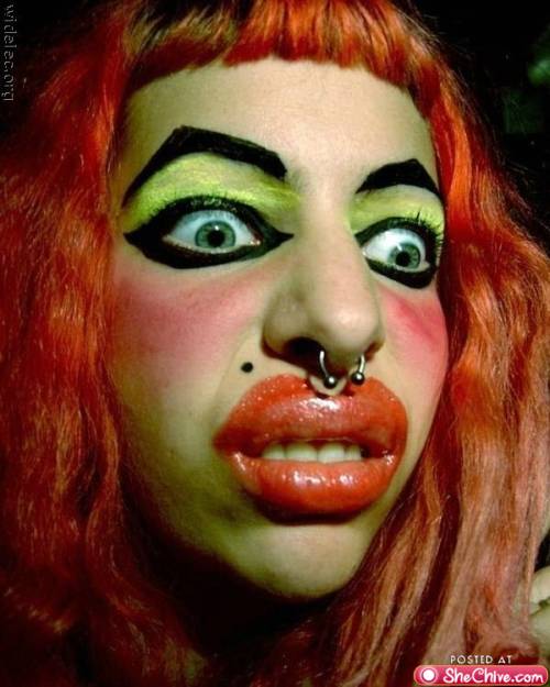 Momtini: Babies, Beauty, and Bloggin'