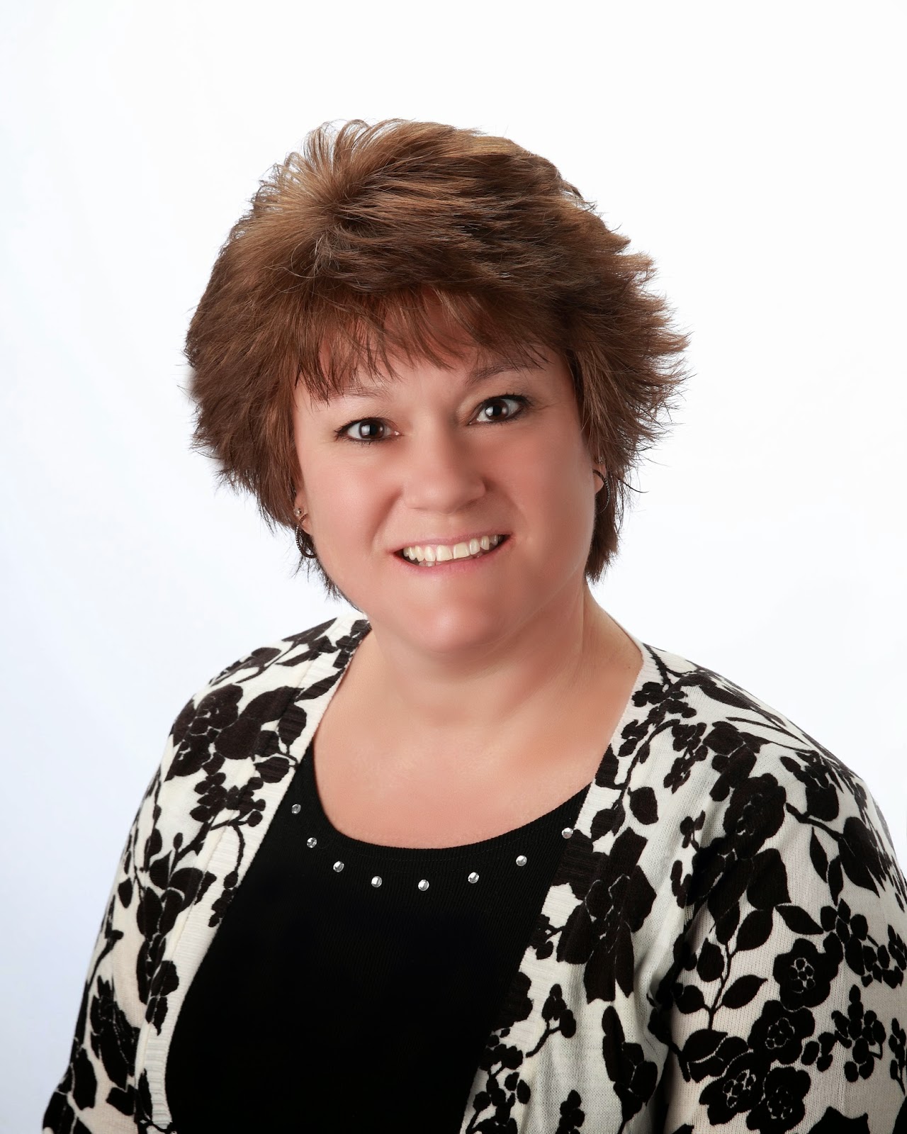 We Get You Moving! Paula Foltz Joins DEHOFF REALTORS®