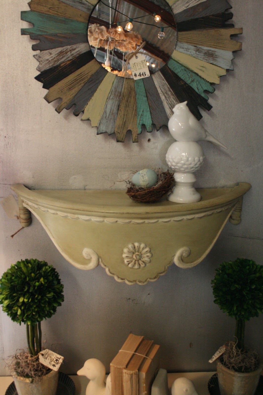 Reloved Rubbish Versailles Vintage Wall Shelf