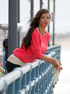 Hot Blog Post: Adriana Lima Booty In Yoga Pants