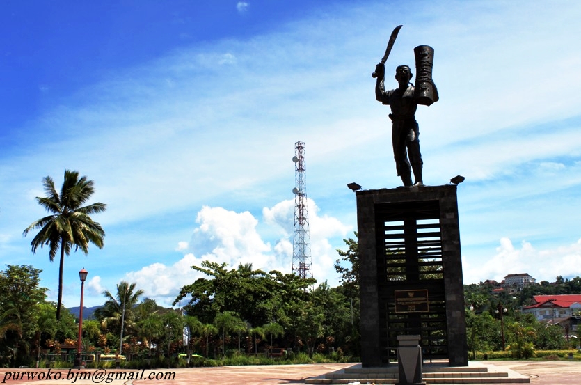 Dunia Foto PATUNG PATTIMURA (PATTIMURA PARK)