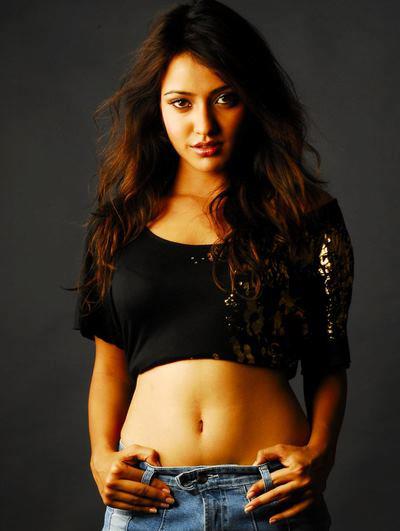 Neha Sharma hot & sexy pictures: Neha Sharma bikini