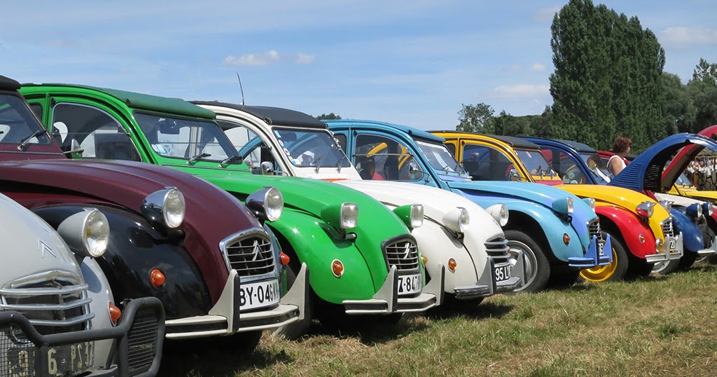 Amboise Daily Photo les deux chevaux