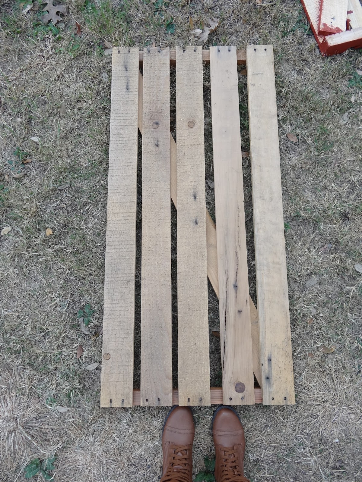 Milk&Honey Pallet Shelf