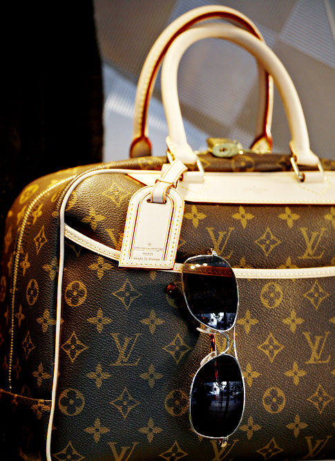 What's in my bag - Louis Vuitton Deauville 