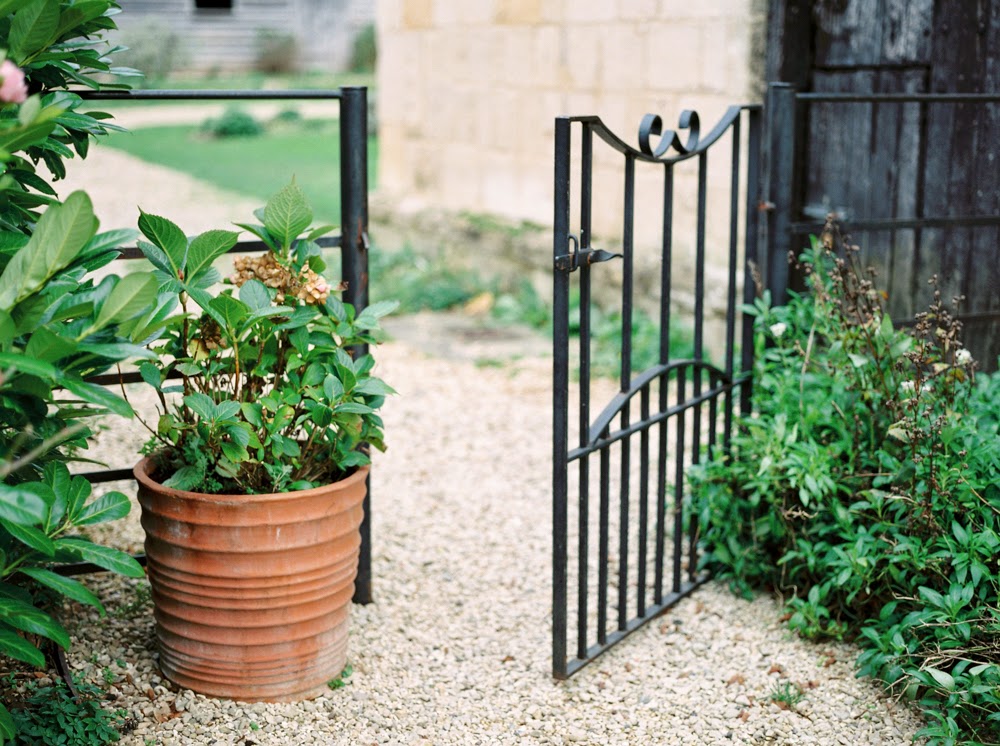 The Wedding Shed Elegant Rustic Styled Shoot In Priors Tithe Barn
