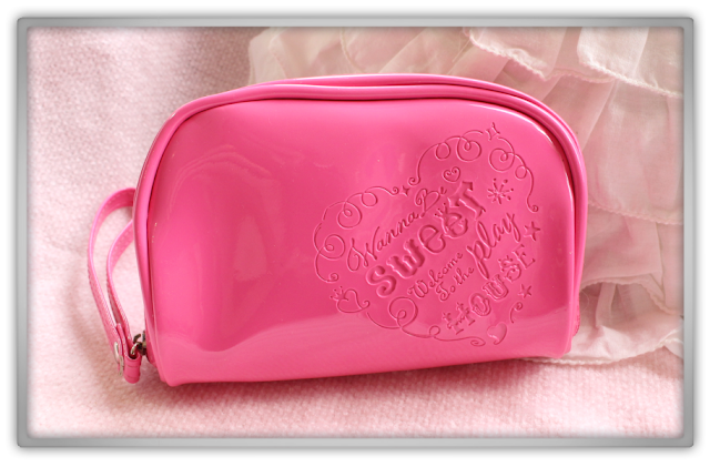 Etude House Pouch Hoarder Haul Review pink hot pouch mesh leather wanna be sweet lace bag pencil case Etude House Pouch Hoarder Haul Review pink hot pouch mesh leather wanna be sweet lace bag pencil case